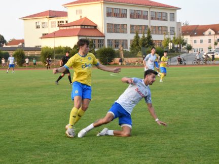 Písek v Soběslavi dominoval! Domácí poslali míč do vlastní sítě